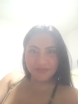 Snapshot of Maira_Diaz chatting on September 29, 12:44 pm Maira Diaz online show from September 29, 12:44 pm