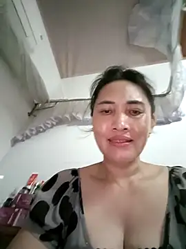 Snapshot of Lazzikaka chatting on October 6, 2:29 pm Lazzikaka online show from October 6, 2:29 pm