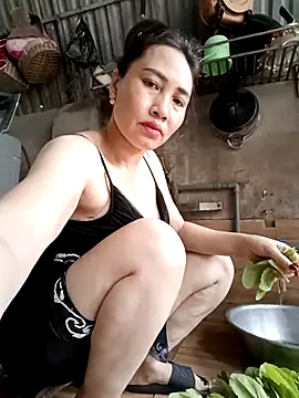 Snapshot of Lazzikaka chatting on October 8, 4:14 am Lazzikaka online show from October 8, 4:14 am