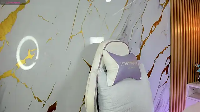 meridacute  online show from October 21, 8:08 pm