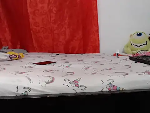 Snapshot of Emily_dirty0201 chatting on November 6, 8:35 pm Emily dirty0201 online show from November 6, 8:35 pm