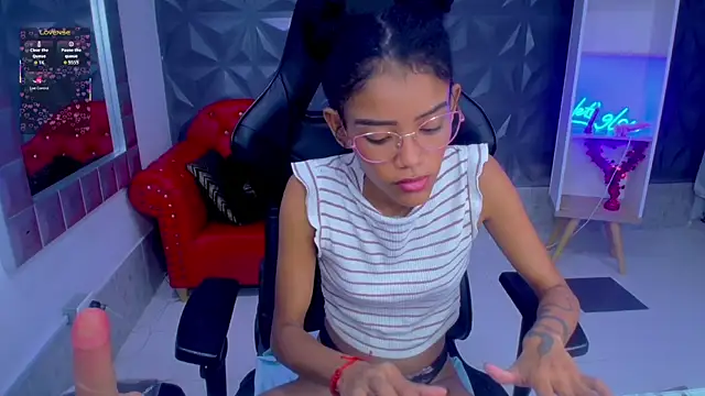 adisson petite1 online show from January 9, 7:32 pm