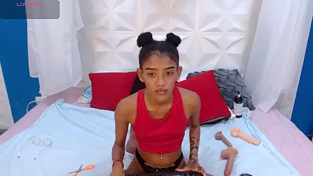 adisson petite1 online show from December 3, 6:18 pm