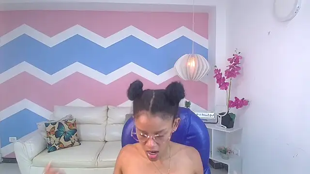 adisson petite1 online show from October 6, 12:28 pm