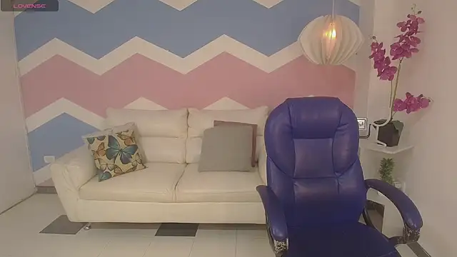 adisson petite1 online show from October 1, 11:19 pm