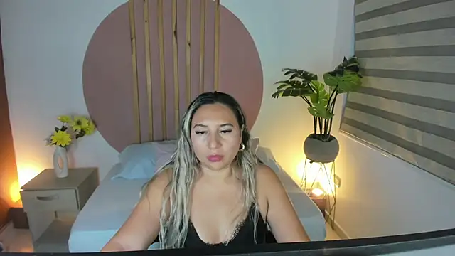 kiara mirren online show from October 10, 2:34 am