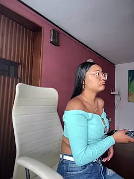 Snapshot of MelodyPink_ chatting on October 7, 12:39 pm MelodyPink online show from October 7, 12:39 pm