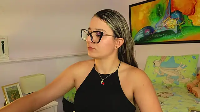 katiaa lovv online show from April 11, 7:50 pm