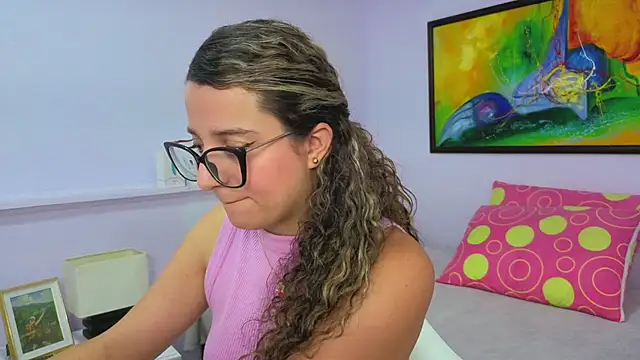 katiaa lovv online show from April 16, 9:10 am