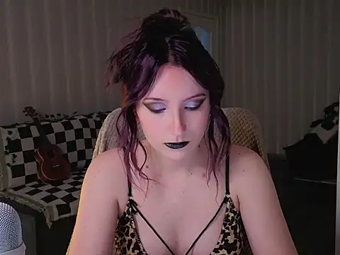 violet-siren-x online show from May 12, 12:44 pm