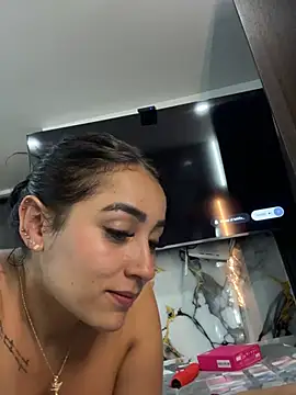 Snapshot of Valentinamendez__ chatting on February 11, 3:06 am Valentinamendez online show from February 11, 3:06 am