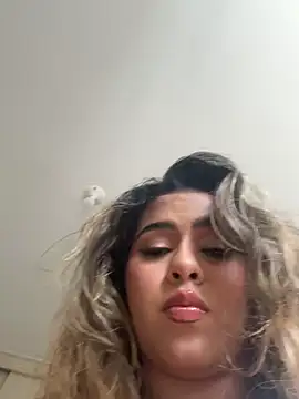 Snapshot of itsdanividarte chatting on October 18, 9:39 pm itsdanividarte online show from October 18, 9:39 pm