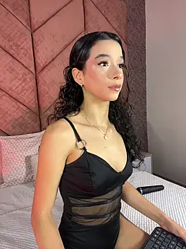 ChloeRosses online show from March 18, 10:54 pm