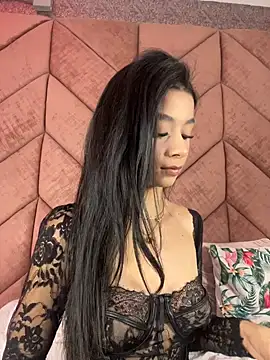 ChloeRosses online show from February 17, 3:37 am