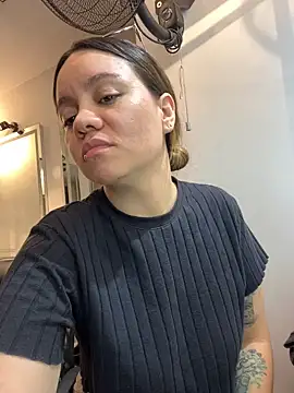 ChloeRosses online show from April 21, 6:14 pm