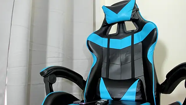 Snapshot of violett__rousee chatting on October 26, 2:28 pm violett rousee online show from October 26, 2:28 pm