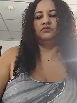 Snapshot of MEYBELLATINA chatting on October 9, 8:53 pm MEYBELLATINA online show from October 9, 8:53 pm
