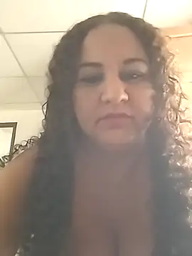 Snapshot of MEYBELLATINA chatting on October 2, 8:01 pm MEYBELLATINA online show from October 2, 8:01 pm