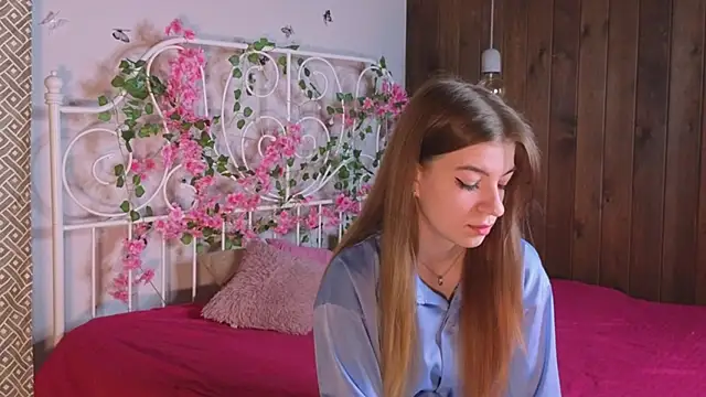 TawanaWalleck online show from October 7, 7:04 pm