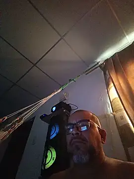 ANTHONYHOTT69 online show from May 28, 10:26 pm