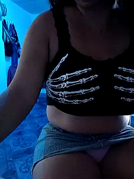 ANTHONYHOTT69 online show from April 17, 10:12 pm