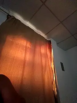 ANTHONYHOTT69 online show from March 27, 11:05 pm