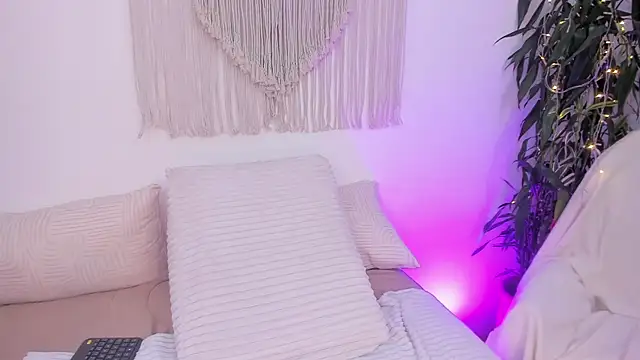 MissSofia 1 online show from December 21, 10:54 pm