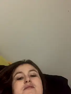 Snapshot of BuzzBunni69 chatting on December 1, 6:31 pm BuzzBunni69 online show from December 1, 6:31 pm