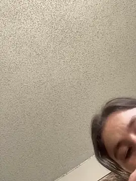 Snapshot of BuzzBunni69 chatting on November 14, 7:06 pm BuzzBunni69 online show from November 14, 7:06 pm