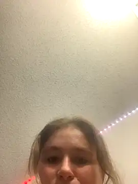 Snapshot of BuzzBunni69 chatting on November 26, 12:43 am BuzzBunni69 online show from November 26, 12:43 am