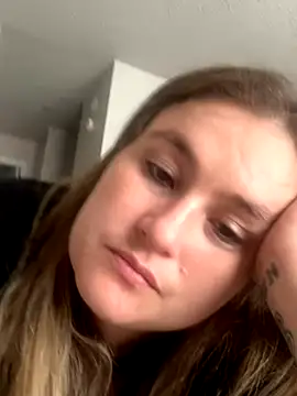 Snapshot of BuzzBunni69 chatting on November 15, 5:39 pm BuzzBunni69 online show from November 15, 5:39 pm