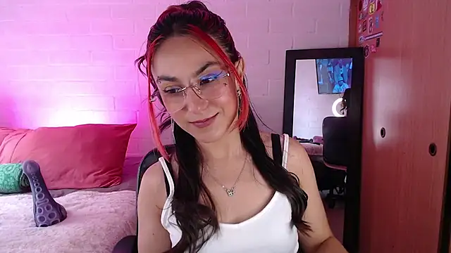 Snapshot of Amy66 chatting on May 21, 4:26 pm Amy66 online show from May 21, 4:26 pm