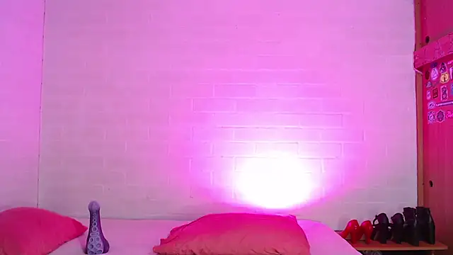 Snapshot of Amy66 chatting on October 7, 9:54 am Amy66 online show from October 7, 9:54 am