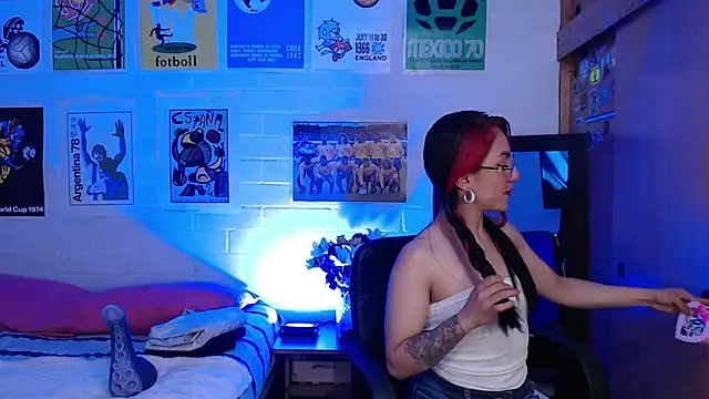 Snapshot of Amy66 chatting on June 21, 9:15 am Amy66 online show from June 21, 9:15 am