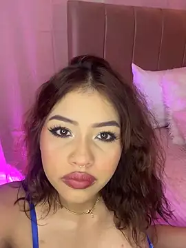 Mia Valmont online show from October 4, 11:45 am