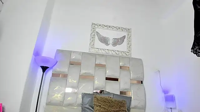 Nyra 18 online show from November 26, 3:39 am