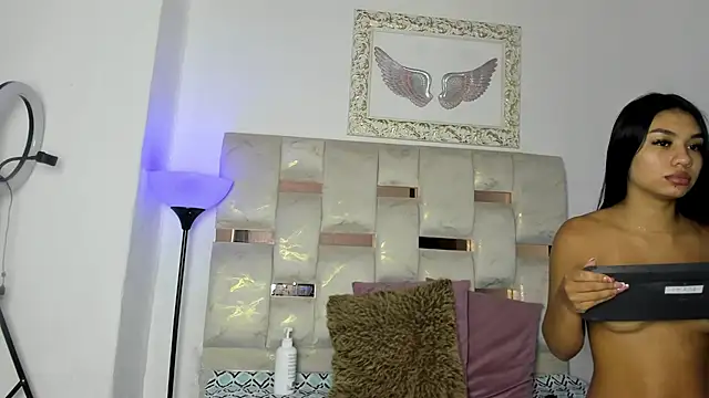 Nyra 18 online show from November 27, 1:50 am