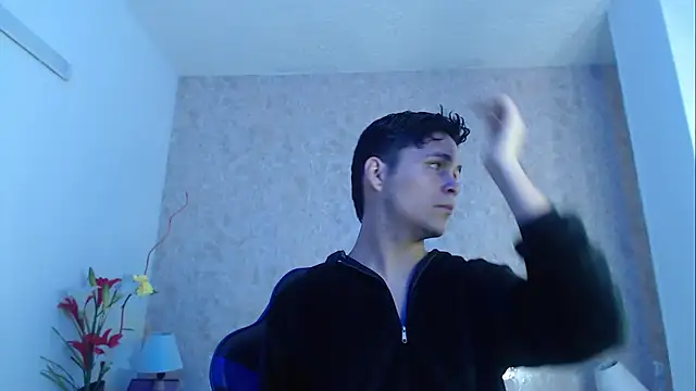 Snapshot of Aaron_Foxxx chatting on October 3, 12:06 pm Aaron Foxxx online show from October 3, 12:06 pm