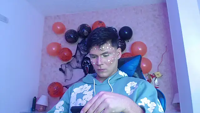 Aaron Foxxx online show from November 2, 7:19 pm