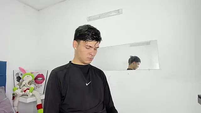 Aaron Foxxx online show from January 13, 1:15 pm