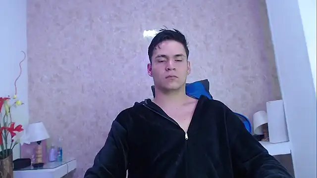 Snapshot of Aaron_Foxxx chatting on September 30, 1:06 pm Aaron Foxxx online show from September 30, 1:06 pm