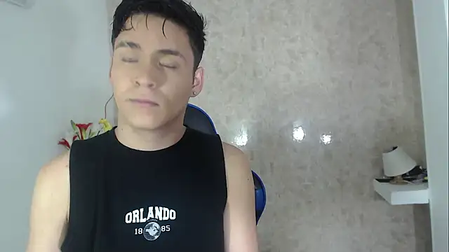 Snapshot of Aaron_Foxxx chatting on October 4, 11:56 am Aaron Foxxx online show from October 4, 11:56 am