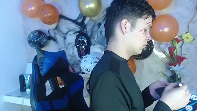 Aaron Foxxx online show from October 26, 5:46 pm