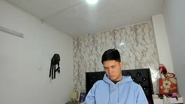 Aaron Foxxx online show from November 6, 12:53 pm