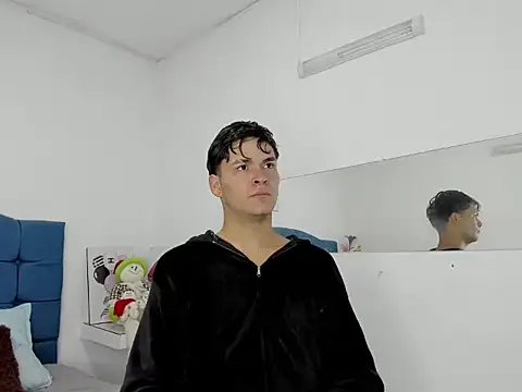 Aaron Foxxx online show from January 8, 1:06 pm