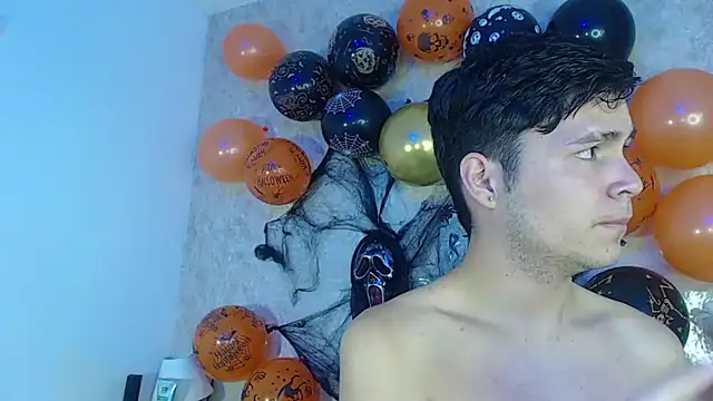 Aaron Foxxx online show from October 30, 1:09 pm