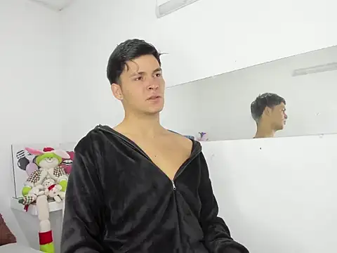 Aaron Foxxx online show from January 14, 1:15 pm