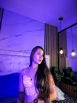 Honey noir online show from December 19, 7:05 pm