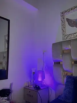 Honey noir online show from February 5, 6:48 pm