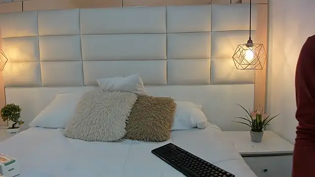 Megane whitte online show from November 24, 8:09 pm